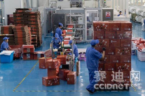 拼多多開啟母嬰產(chǎn)品溯源行動(dòng),把工廠搬進(jìn)直播間吸引30萬人圍觀